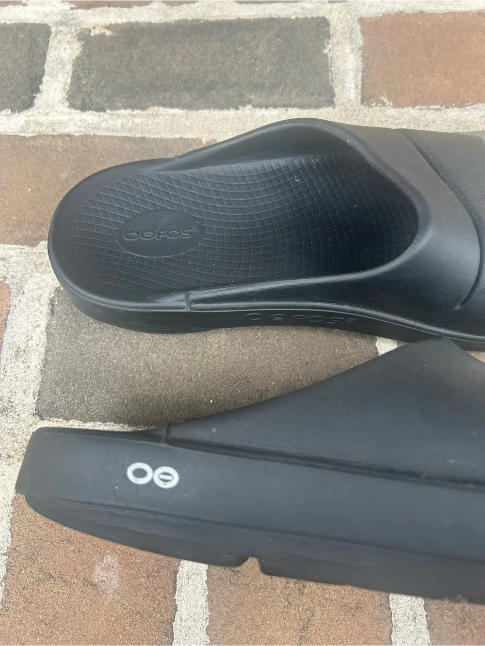 OOFOS Ooahh Black Recovery Slide Sandals 12